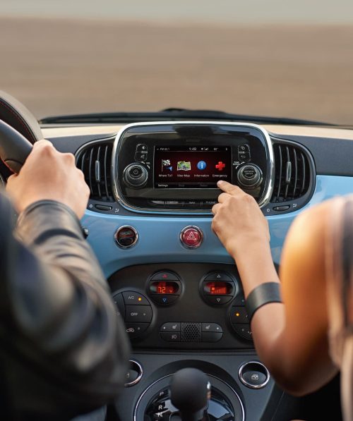 ALLNEW FIAT® 500 TECHNOLOGY FIAT® Apple CarPlay® & More
